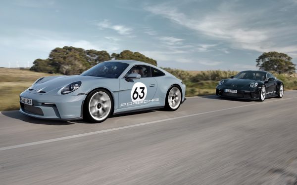 Nové Porsche 911 S / T: nejlehčí modifikace generace 992