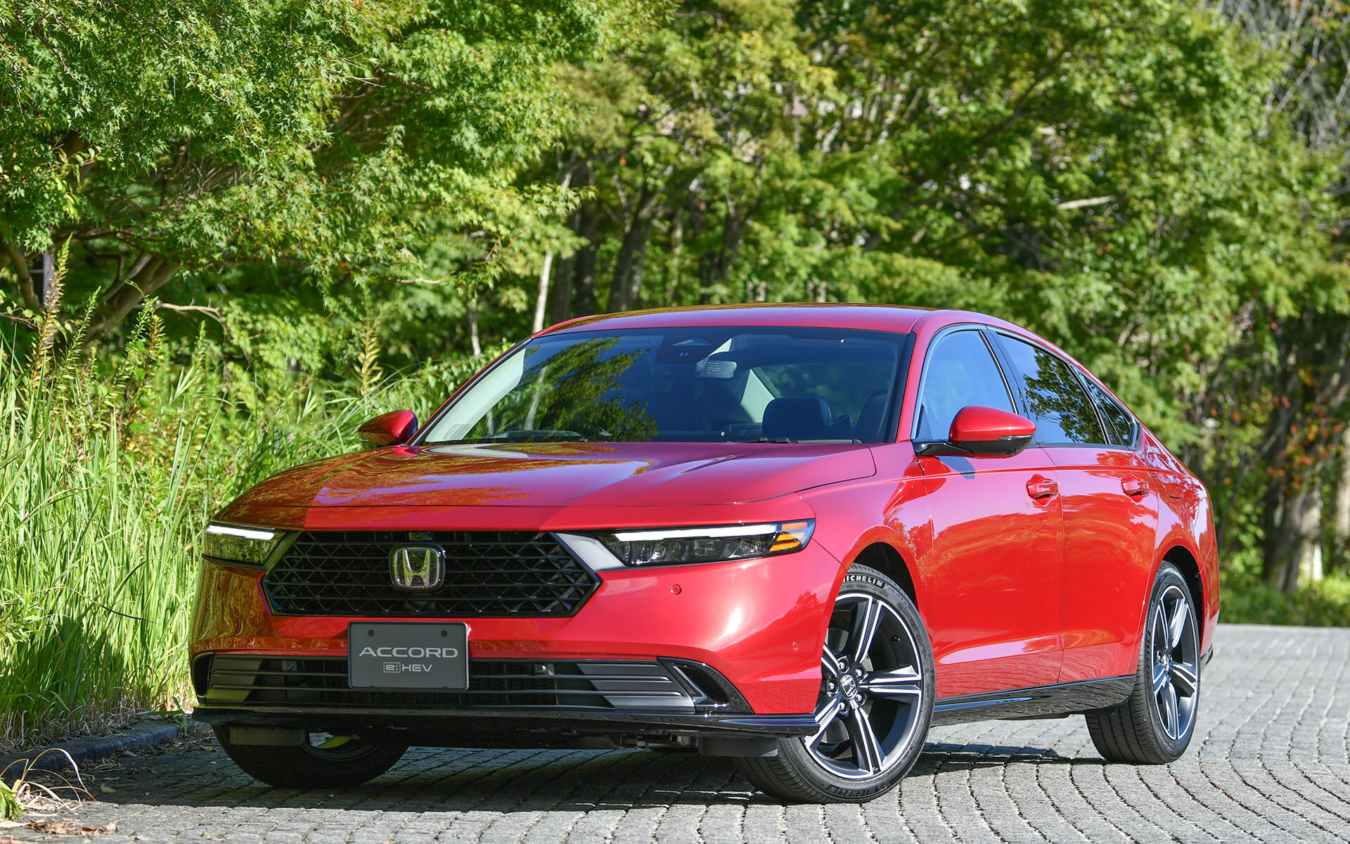 Na japonský trh vstupuje Honda Accord nové generace