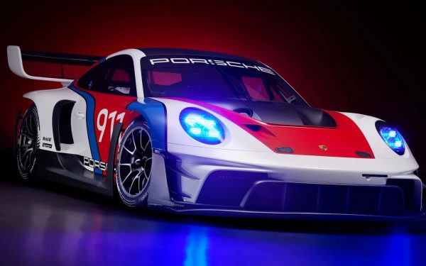 Značka Porsche představila závodní 911 s obřím křídlem za milion dolarů