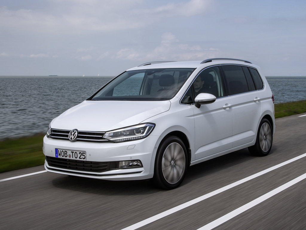 Volkswagen Touran se vyrábí od roku 2015 (5T)