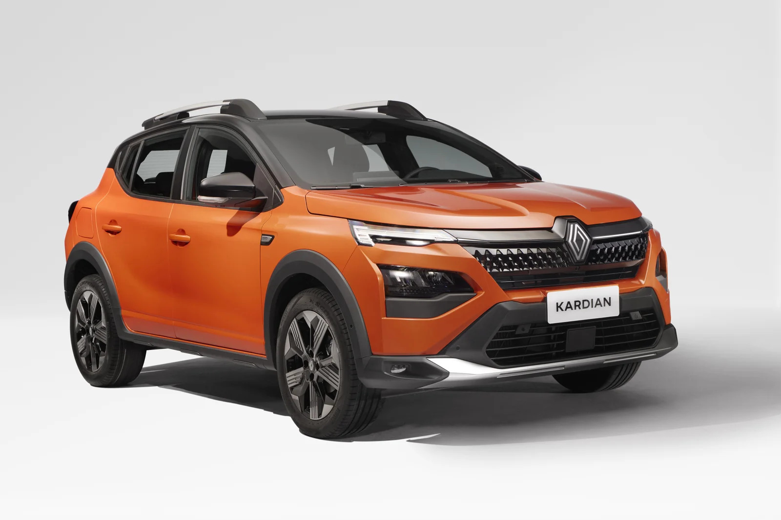 Renault představil Cenově dostupný Crossover Kardian velikosti Sandero Stepway