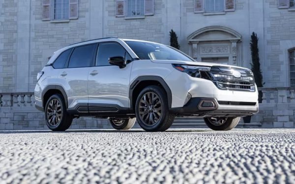 2025 Subaru Forester Hybrid první pohled: hybridy RAV4, CR-V čelí nové hrozbě