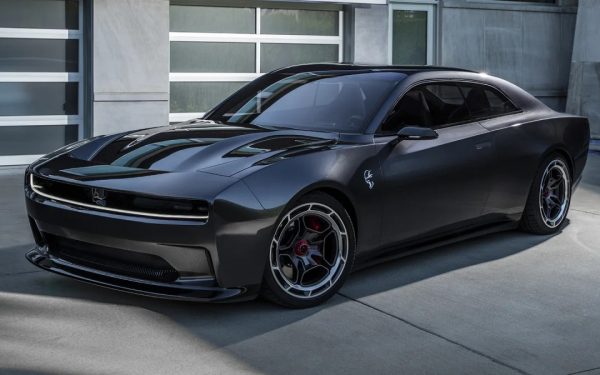 2025 Dodge Charger údajně dostává možnost EV s výkonem 885 koní
