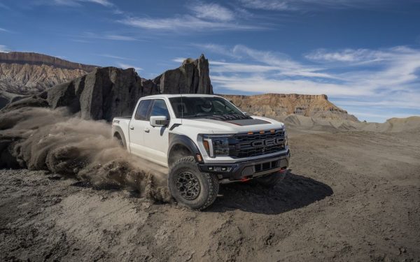 2024 Ford Raptor R má větší výkon než Ford GT