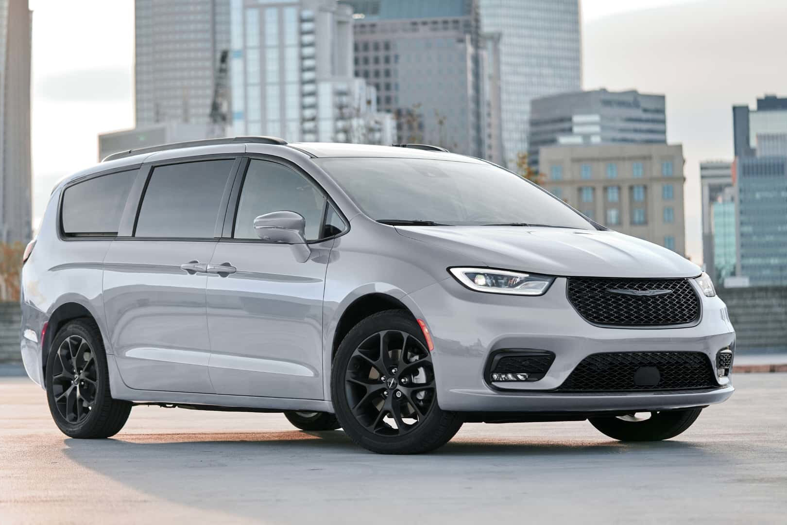 Chrysler prodloužil výrobu minivanu Pacific nejméně do roku 2028