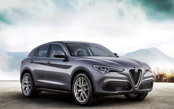 Alfa Romeo Stelvio se vyrábí od roku 2016 (949)