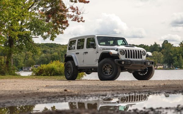 Jeep Wrangler Rubicon 392 s výkonem 470 koní údajně narazil na prašnou stezku