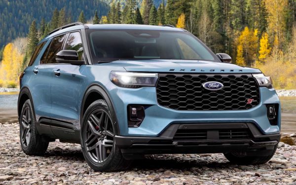 Ford aktualizoval Explorer, odstranil hybrid a tempomat udělal za poplatek