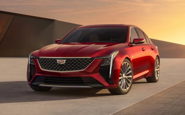 2025 Cadillac CT5 klesá základní výbava, vidí velké zvýšení cen