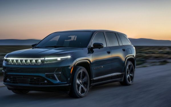 2024 Jeep WagoneerS se zaměřuje na přístupy 30. května