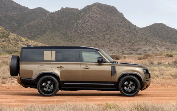 2025 Land Rover Defender 130 aktualizován kapitánskou židlí